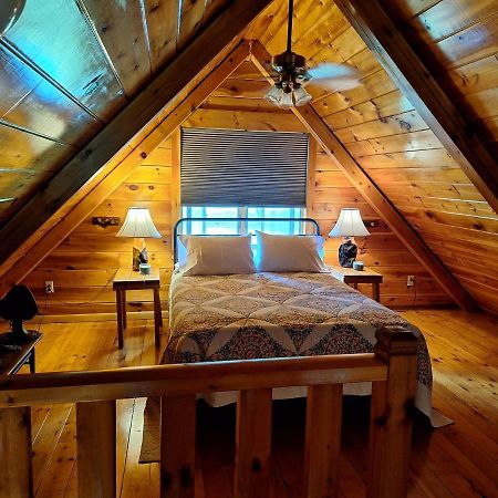 Neshannock Creekside Log Cabin Volant Bagian luar foto