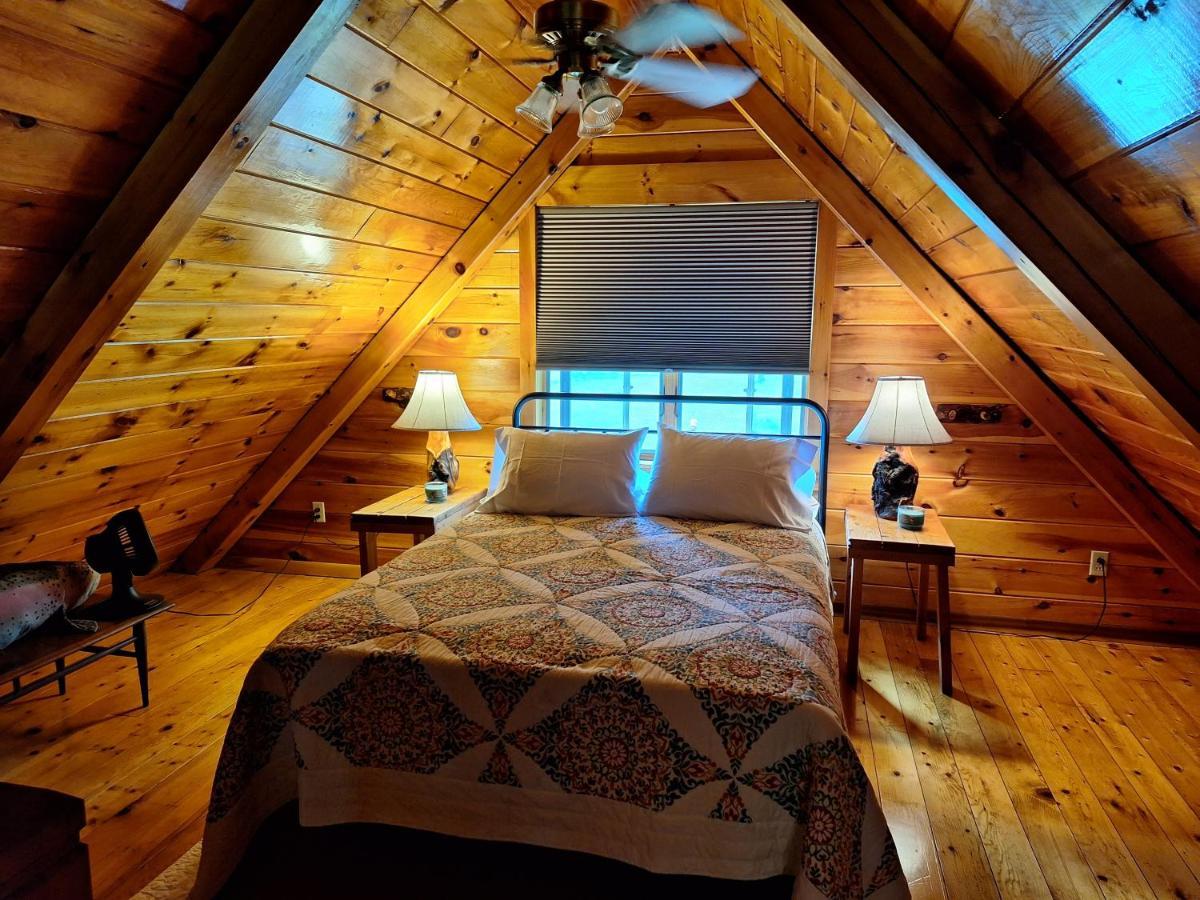 Neshannock Creekside Log Cabin Volant Bagian luar foto